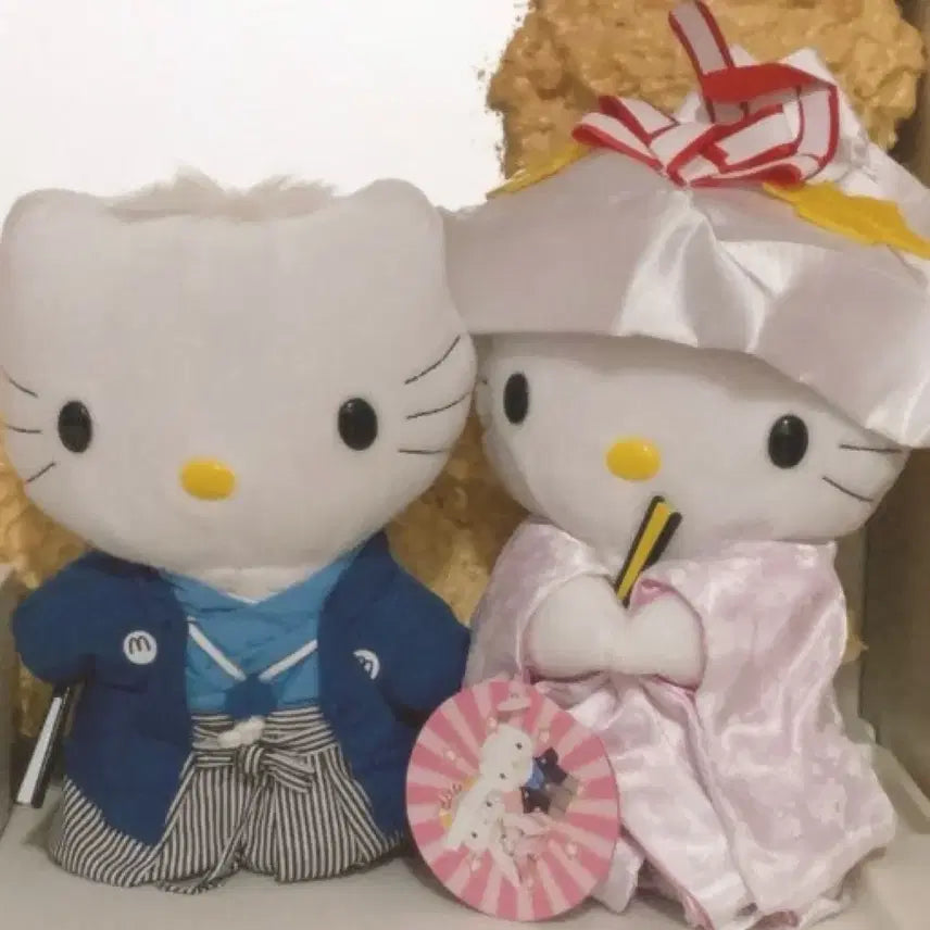 [BUNJANG] 1999 Limited Edition Kitty &amp; Daniel Wedding Dolls Set / 1999년 고전 한정판 수집용 인형 키티,다니엘 인형 세트 판매