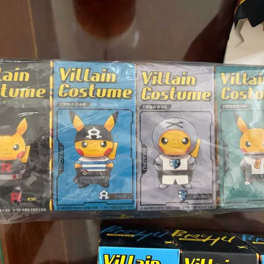 [BUNJANG] Pokemon Pikachu Villain Costume Figure 4 Set / 포켓몬스터 피카츄 빌런 코스튬 피규어 4종 세트