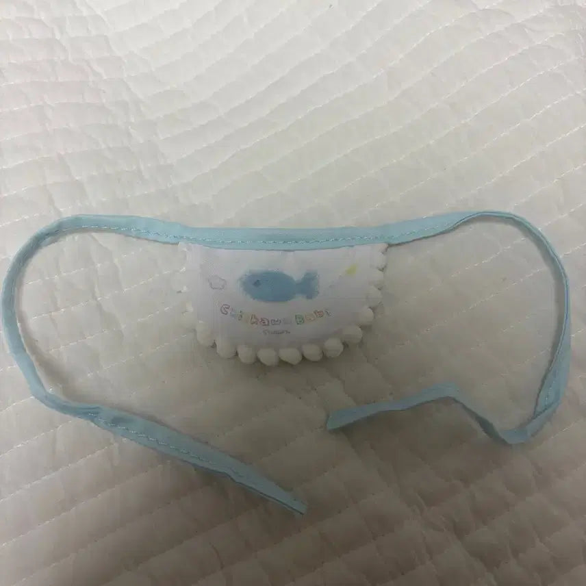 [BUNJANG] Chiikawa Hachiware Baby Mini Bib / 치이카와 베이비 하치와레 미니 턱받이