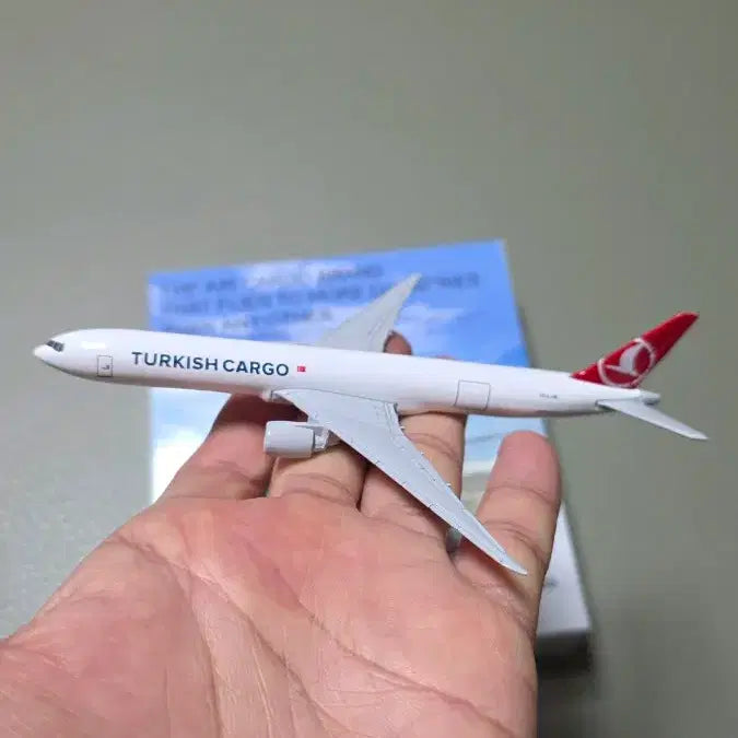 [BUNJANG] New Turkish Airlines Boeing 777 Freighter Model / [새상품] 터키항공 보잉 777 화물기 모형