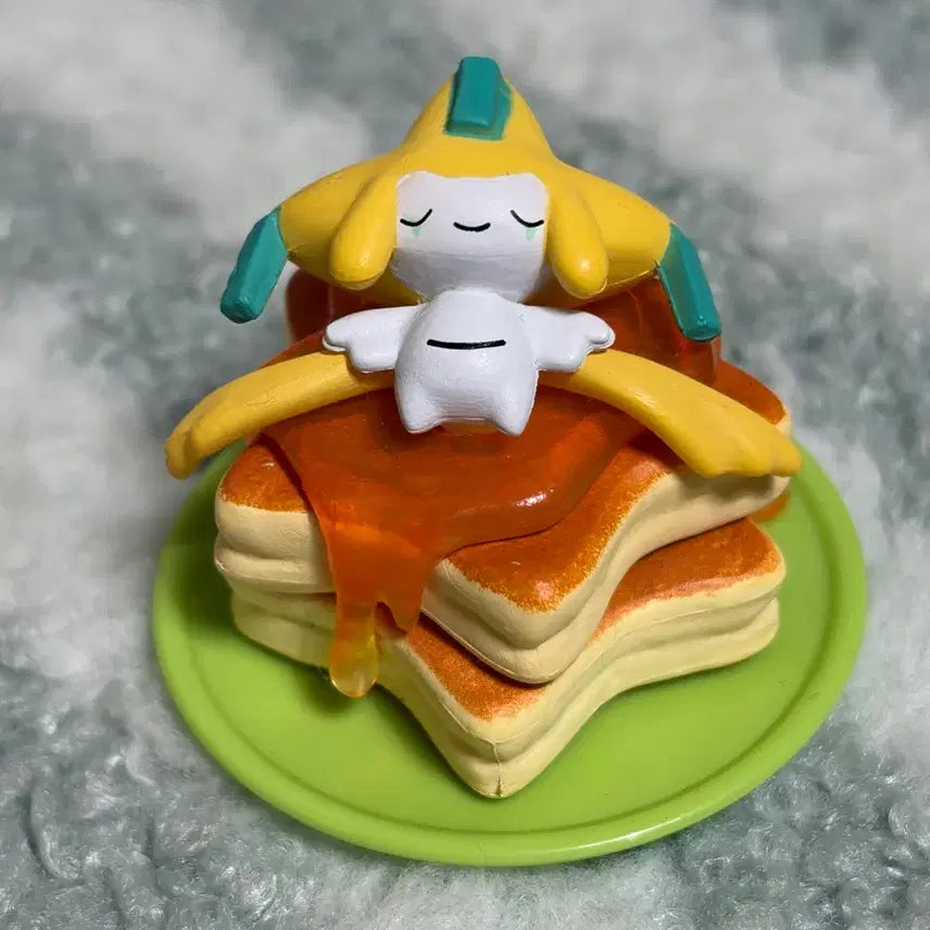 [BUNJANG] Pokemon Jirachi Sweet Dream Gacha Figure / 포켓몬스터 스위트 야미 가챠 지라치