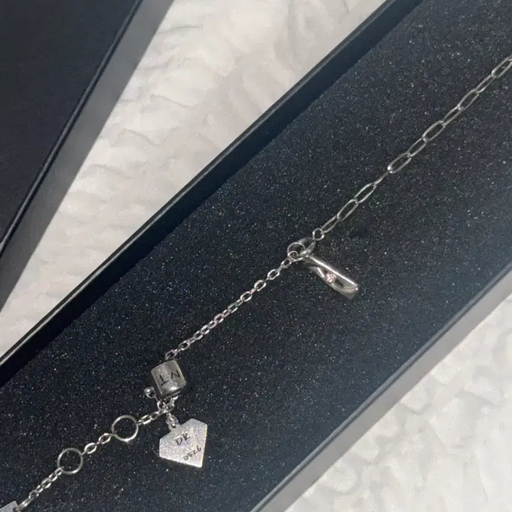 [BUNJANG] SEVENTEEN 7th Anniversary Bracelet with DK Charm / 세븐틴 7주년 팔찌 도겸참 포함