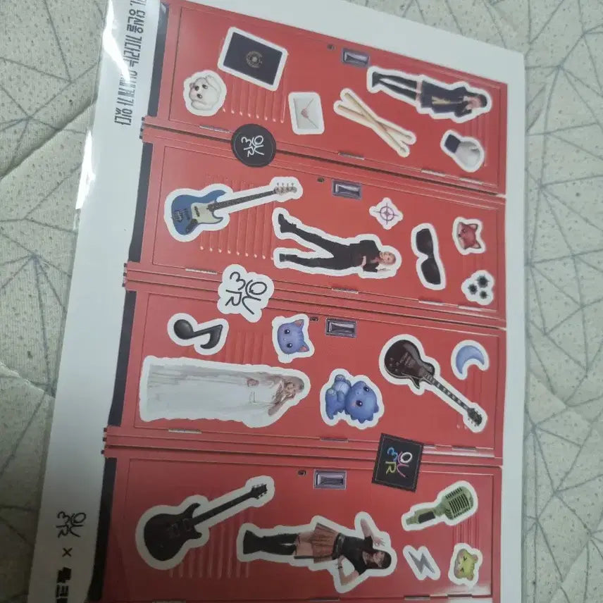 [BUNJANG] QWER Sticker Pack, Photo Postcard, Crack Photocard / qwer스티커팩,포토엽서,크랙 포토카드