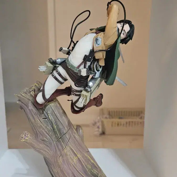[BUNJANG] Attack on Titan Levi Action Figure + Eren Titan / 진격거인 리바이 액션 피규어+에렌거인