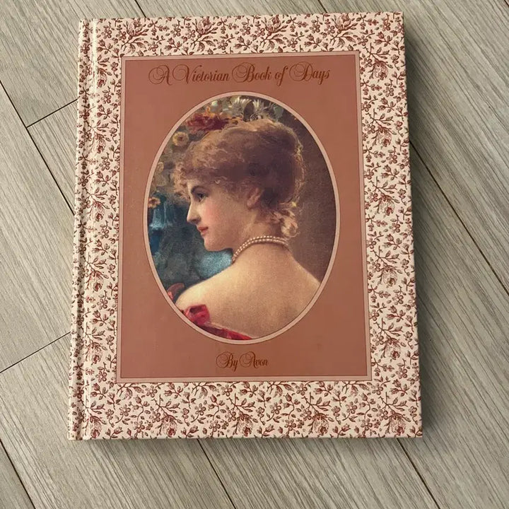 [BUNJANG] Vintage Victorian Book / 빈티지 빅토리안 책
