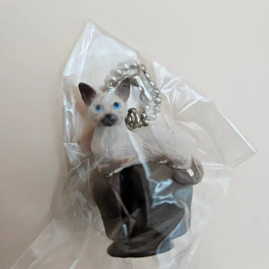 [BUNJANG] Dessert Cat Figurine Keychain / 디저트 고양이 피규어 키링