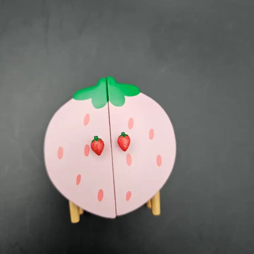 [BUNJANG] Rare Discontinued Strawberry Room Figure 