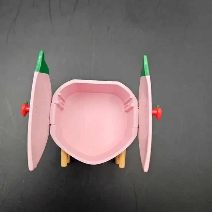 [BUNJANG] Rare Discontinued Strawberry Room Figure 