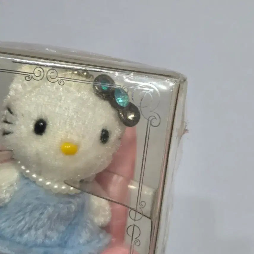 [BUNJANG] 2000 Hello Kitty Swarovski Jewel Mascot Miniature Doll Keychain / 2000년 헬로키티 스와로브스키 보석 마스코트 초소형 인형 키링 고전키티 산리오