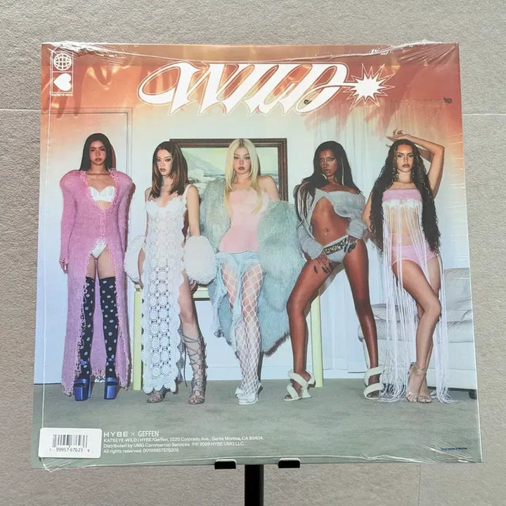 [BUNJANG] KATSEYE WILD Signed LP (Crimson Color) with Signed Art Card / [싸인LP] 캣츠아이 (KATSEYE) - WILD (Crimson color)