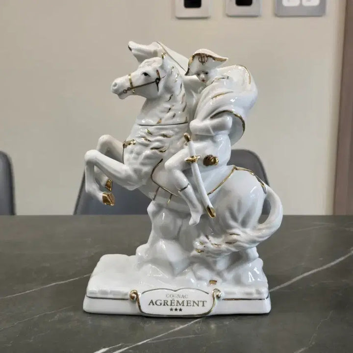 [BUNJANG] Vintage Napoleon Equestrian Ceramic Decanter / 빈티지 나폴레옹 기마상 도자기 디캔터