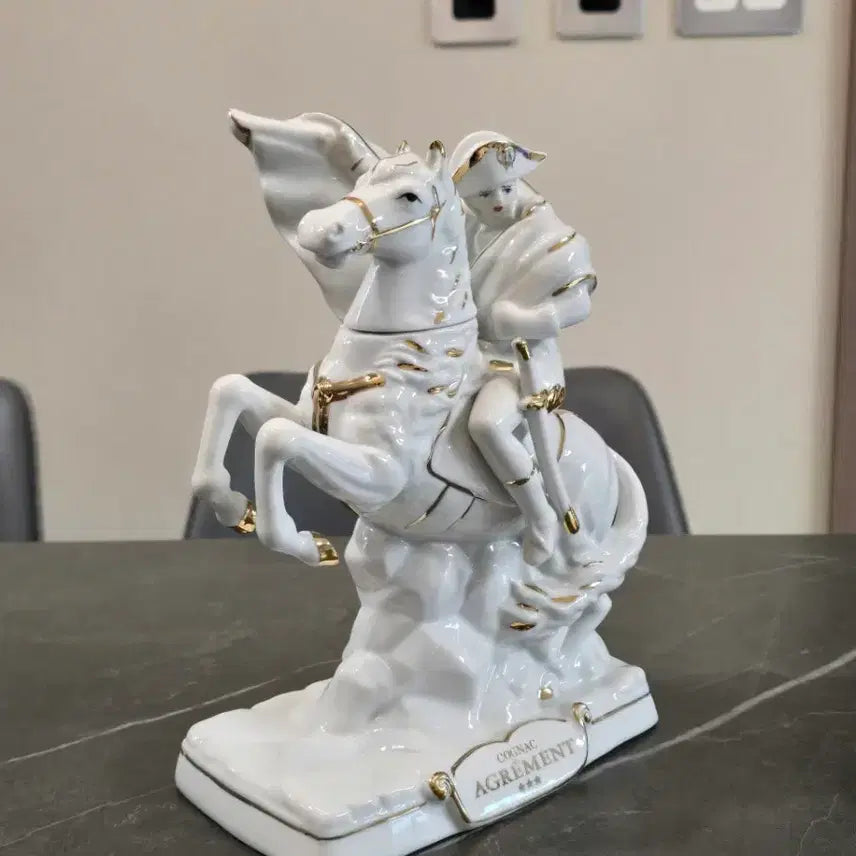 [BUNJANG] Vintage Napoleon Equestrian Ceramic Decanter / 빈티지 나폴레옹 기마상 도자기 디캔터