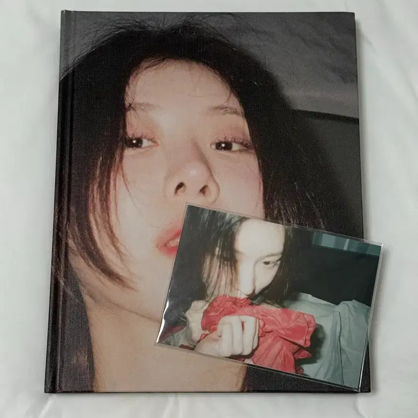[BUNJANG] Yerin Baek Photobook Postcards Sealed / 백예린 포토북 단순개봉 엽서 미개봉 포함