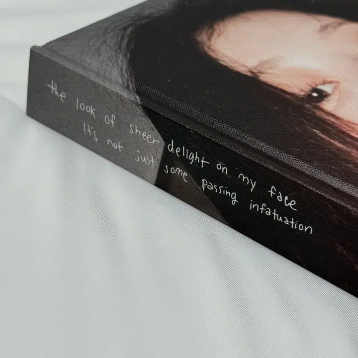 [BUNJANG] Yerin Baek Photobook Postcards Sealed / 백예린 포토북 단순개봉 엽서 미개봉 포함