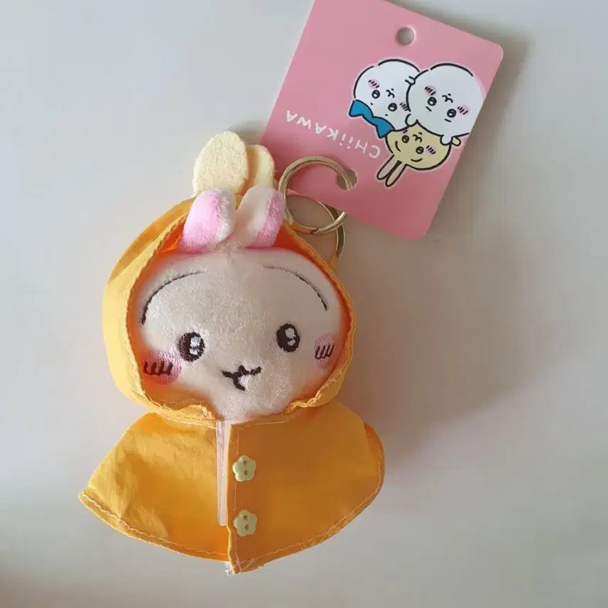 [BUNJANG] Chiikawa Usagi Raincoat Plush Keychain New Product / 치이카와 우사기 비옷 인형 키링 새상품