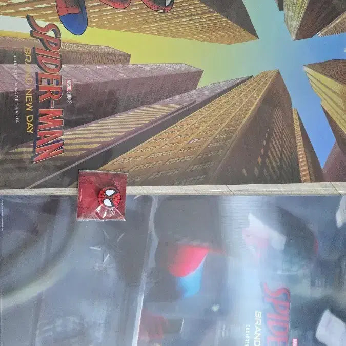 [BUNJANG] Spider-Man Brand New Day Archive Poster + Lenticular Poster + Pin Badge / 스파이더맨 브랜뉴데이 아카이브 포스터 +렌티큘러포스터+핀뱃지