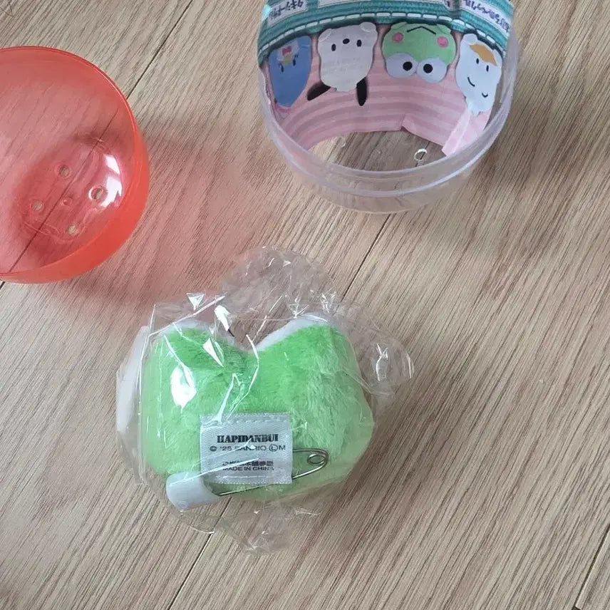 [BUNJANG] Keroppi Badge Plush Brooch / 케로케로 케로피 뱃지 인형브로치