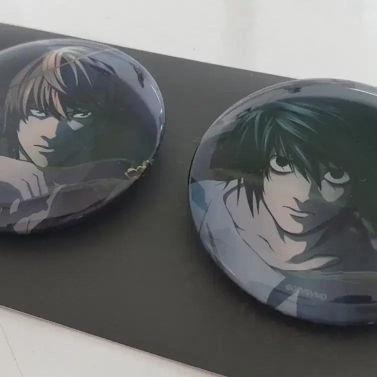 [BUNJANG] Death Note L &amp; Light Yagami Set Can Badges / 2종 일괄) 데스노트 엘 L 야가미 라이토 캔뱃지
