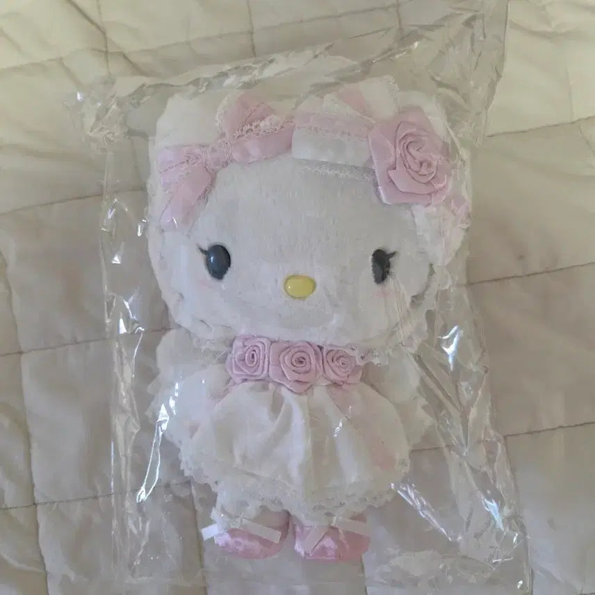 [BUNJANG] Sealed White Frill Wedding Hello Kitty Plush Doll / 미개봉 ) 화이트프릴 웨딩 헬로키티 누이 인형