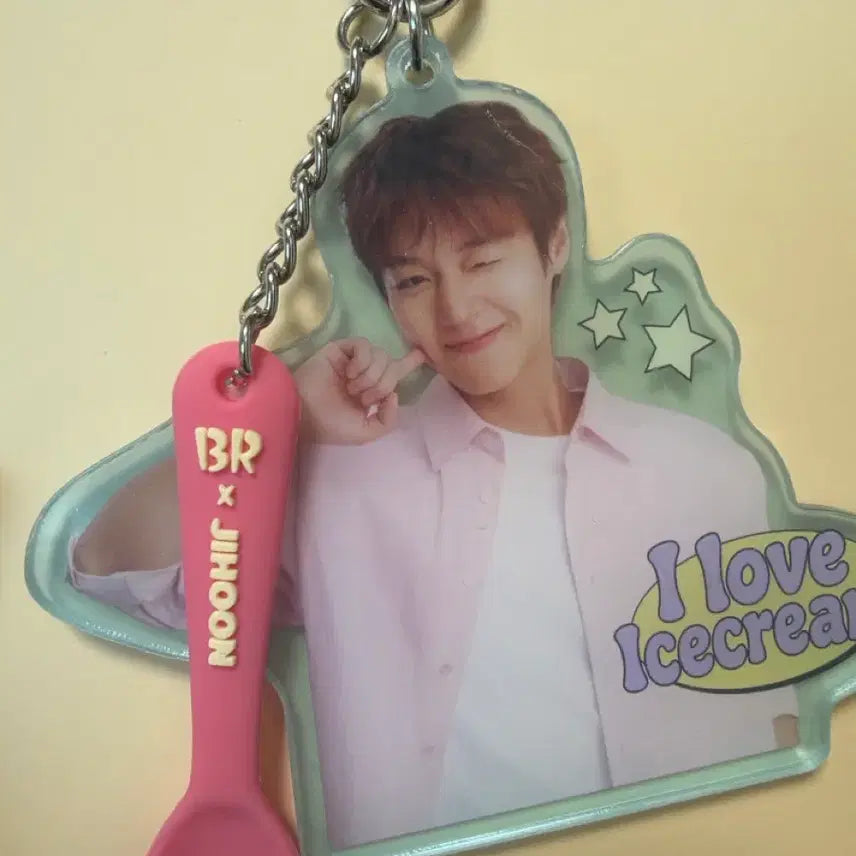 [BUNJANG] Park Ji Hoon Baskin Robbins Cheek Keyring / 박지훈 배라 볼콕 키링