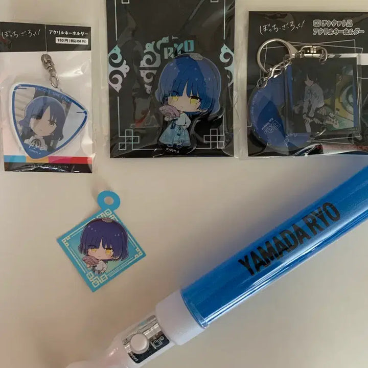 [BUNJANG] Bocchi the Rock! Ryo Yamada Goods Bundle (Cheering Rod, Acrylic Keychain, Photocard) / 봇치더락 야마다료 굿즈 일괄 (응원봉, 아크릴 키링, 포토카드)