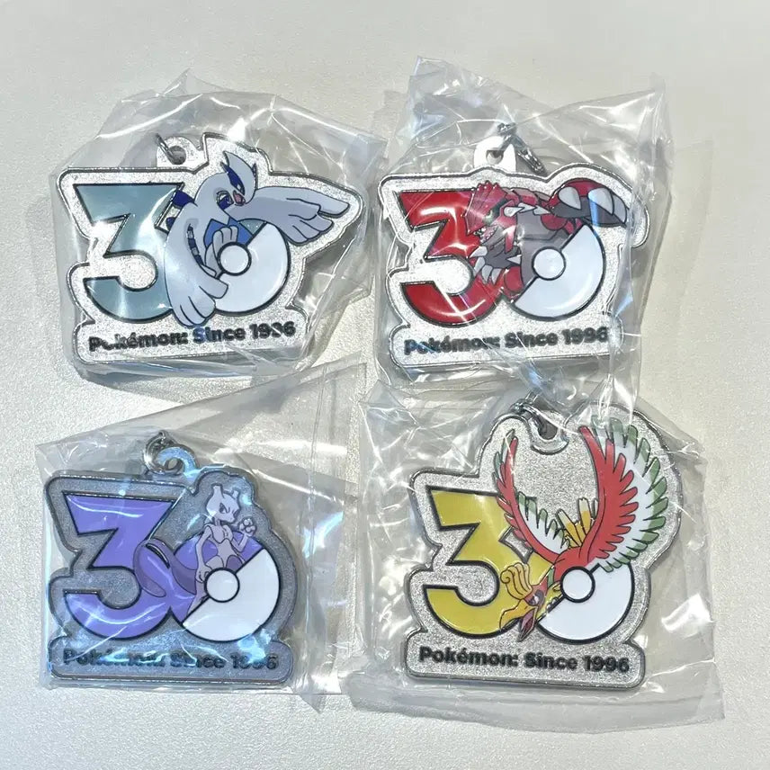 [BUNJANG] Pokemon 30th Anniversary Metal Charm Gacha Keyring (4-Set) / (4종세트) 포켓몬 30주년 메탈 참 메지루시 가챠 키링