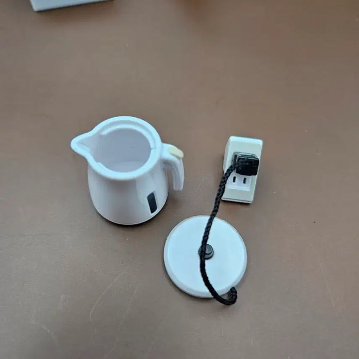 [BUNJANG] Assorted Vehicle, Airplane, Washing Machine, Camera, Electric Kettle Figurines Collection / 자동차 비행기 세탁기 카메라 전기포트 피규어 모음