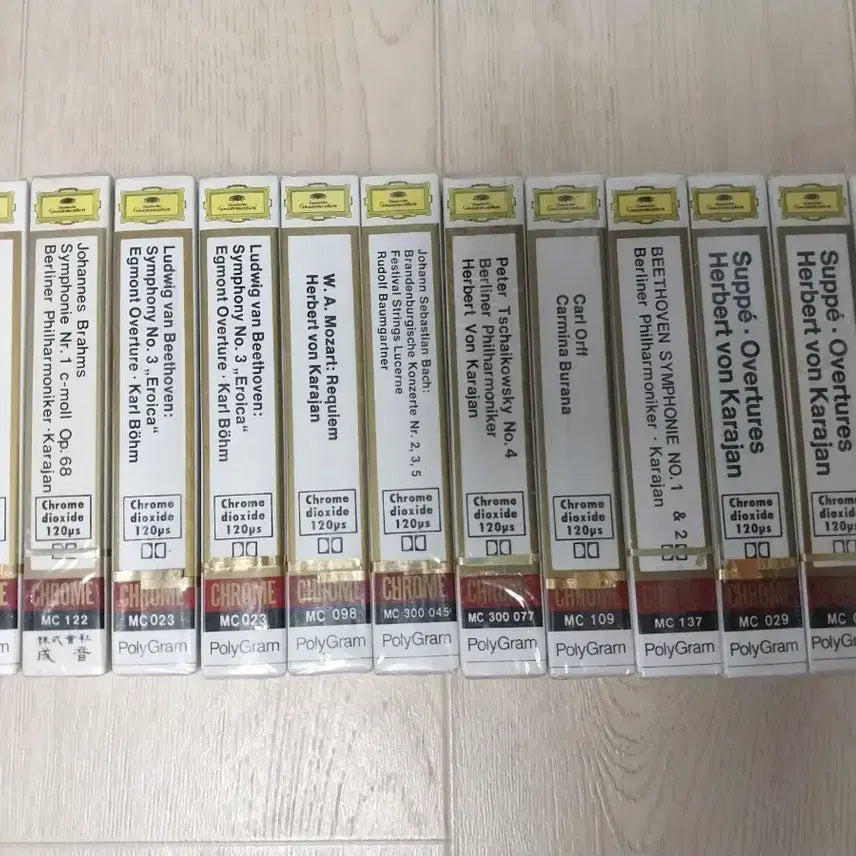[BUNJANG] Unsealed Classic Cassette Tapes - 35 pcs / 클래식 미개봉 카세트 테이프 35개