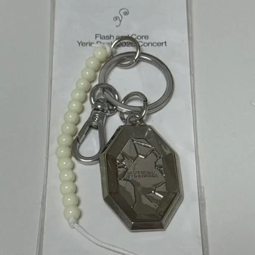 [BUNJANG] Yerin Baek Flash and Core Mirror Keyring / 백예린 Flash and Core 미러키링 판매합니다