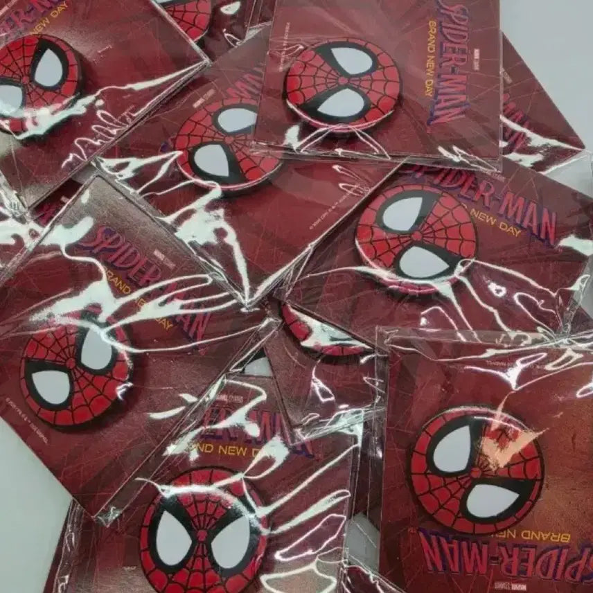 [BUNJANG] Spider-Man Face Badge Set (2 Pieces) / 스파이더맨 뱃지 2개 세트