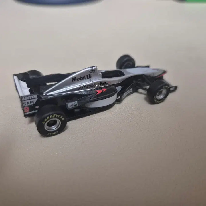 [BUNJANG] Kyosho McLaren MP4-12 Mika Hakkinen 1:64 Scale Model / kyosho 맥라렌 Formula 1 MP4-12