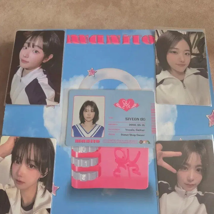 [BUNJANG] QWER Manito Album Bundle Set with Photocard / QWER 마니또 앨범 포카 포함 일괄판매