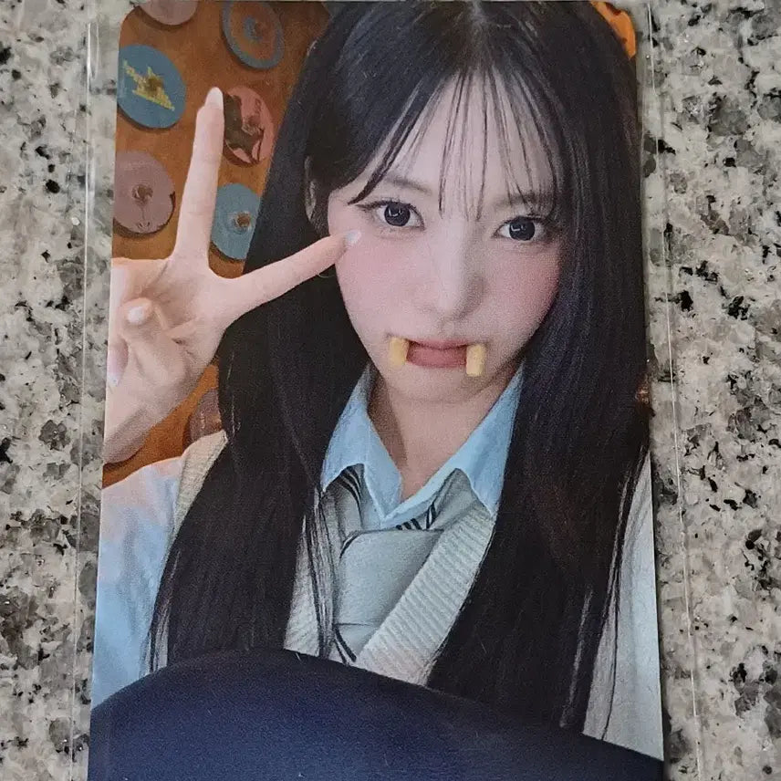[BUNJANG] RESCENE "Seogang University Ramen" Chaewon Lucky Draw Photocard / 리센느 새우깡 포카 플러스챗 미공포 리브