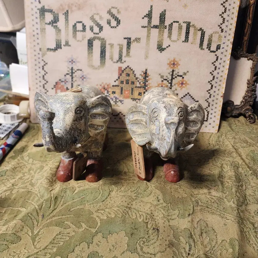 [BUNJANG] Handmade Wooden Elephant Figurine (24cm) / 1개에10000원 나무 코끼리 여러개 주문가능 합니다 튼튼합니다 평균기장24cm 평균높이17cm 핸드메이드