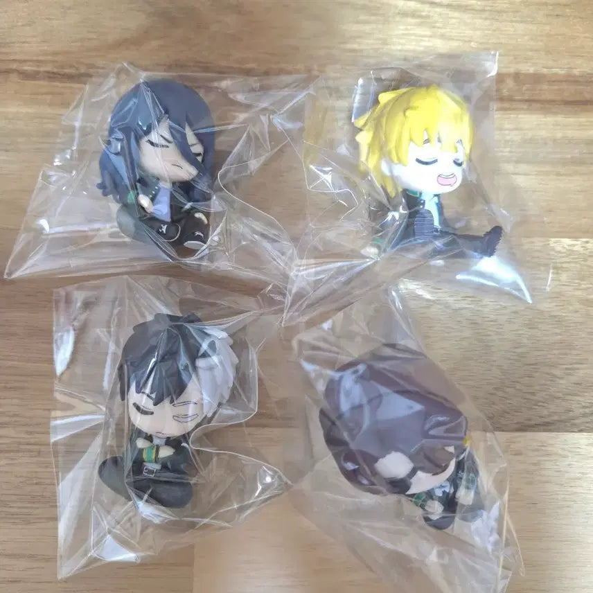 [BUNJANG] Winbreaker Windbreaker Kkubaek Shoulder Rumble Gacha Figure Set (4 Types) / 윈브레 윈드브레이커 꾸벅 어깨쿵 가챠 피규어 4종 세트