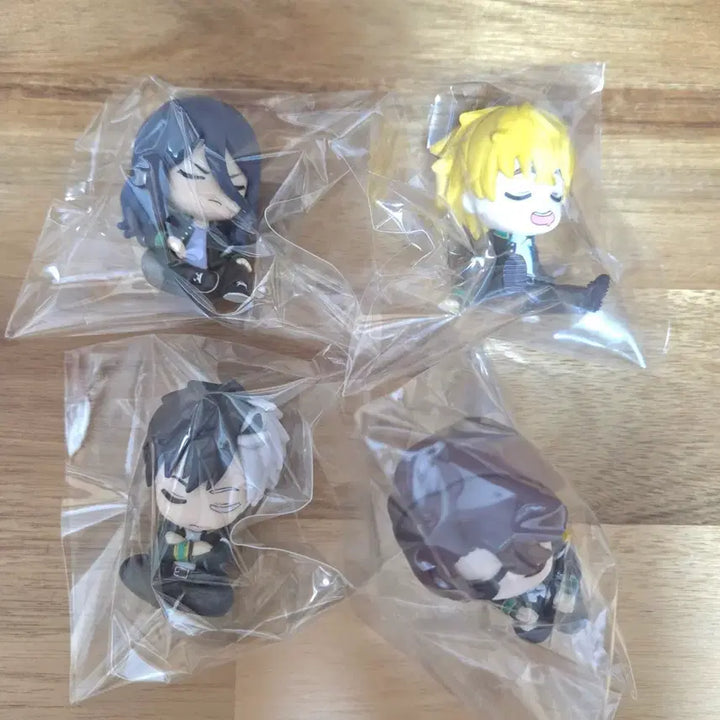 [BUNJANG] Winbreaker Windbreaker Kkubaek Shoulder Rumble Gacha Figure Set (4 Types) / 윈브레 윈드브레이커 꾸벅 어깨쿵 가챠 피규어 4종 세트