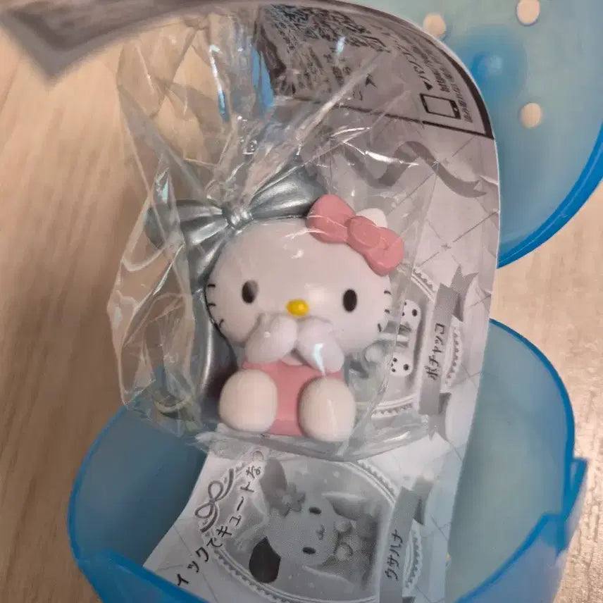 [BUNJANG] Sanrio Hello Kitty Ribbon Gacha Figure / 새제품 키티리본가챠