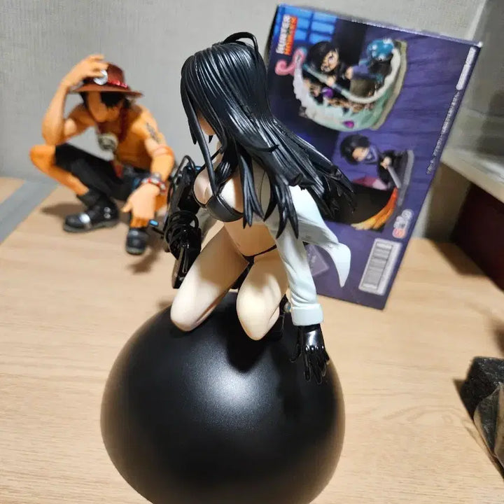 [BUNJANG] Gantz Reina Repaint Figure / 간츠 레이나