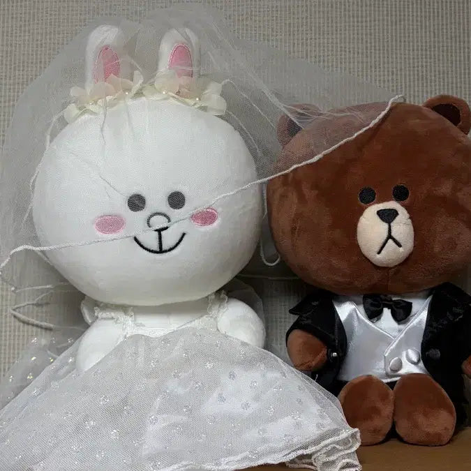 [BUNJANG] LINE FRIENDS Brown &amp; Cony Wedding Edition Set / 라인프렌즈 브라운 코니 웨딩 에디션