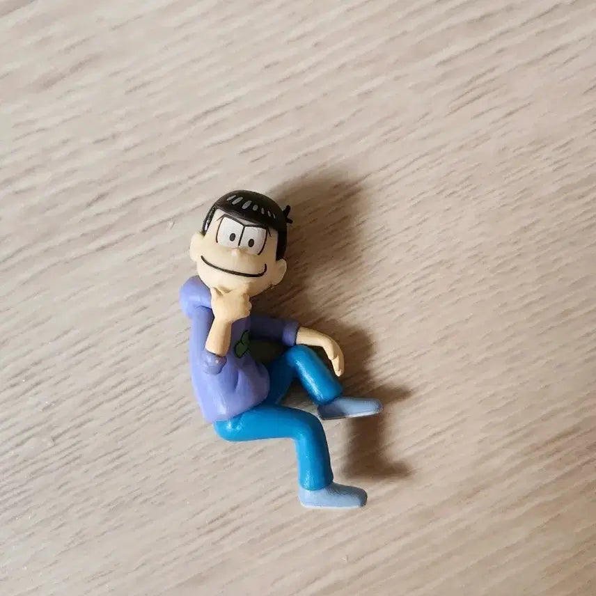 [BUNJANG] Osomatsusan Purple Figure / 오소마츠상 피규어 보라색