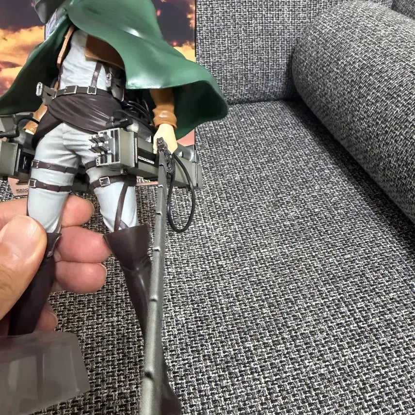 [BUNJANG] Attack on Titan Levi Beast Titan Figure / 진격의거인 짐승거인은 내가 잡는다 리바이b상
