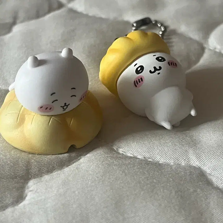 [BUNJANG] Chiikawa Tabemono Melon Bread Gacha Keyring Bundle Set / 치이카와 타베모노 메론빵 가챠 키링 두개 일괄