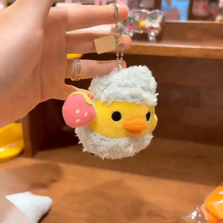 [BUNJANG] San-X Kiiroitori Strawberry Shower Ball Plush Keychain / 고전 산엑스 키이로이토리 딸기 샤워볼 거품목욕 인형 키링