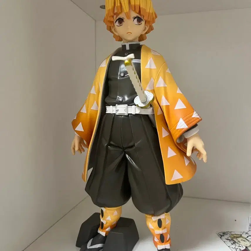 [BUNJANG] Demon Slayer Zenitsu Figure / 귀칼 젠이츠 피규어