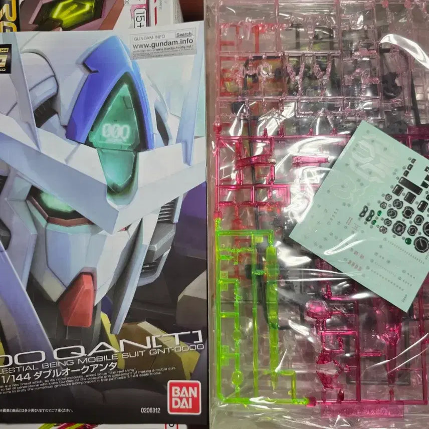 [BUNJANG] RG 00 Qan[T] Trans-Am Clear Gundam Base Limited Edition / RG 더블오 퀀터 트랜잠 클리어 건담베이스 한정판