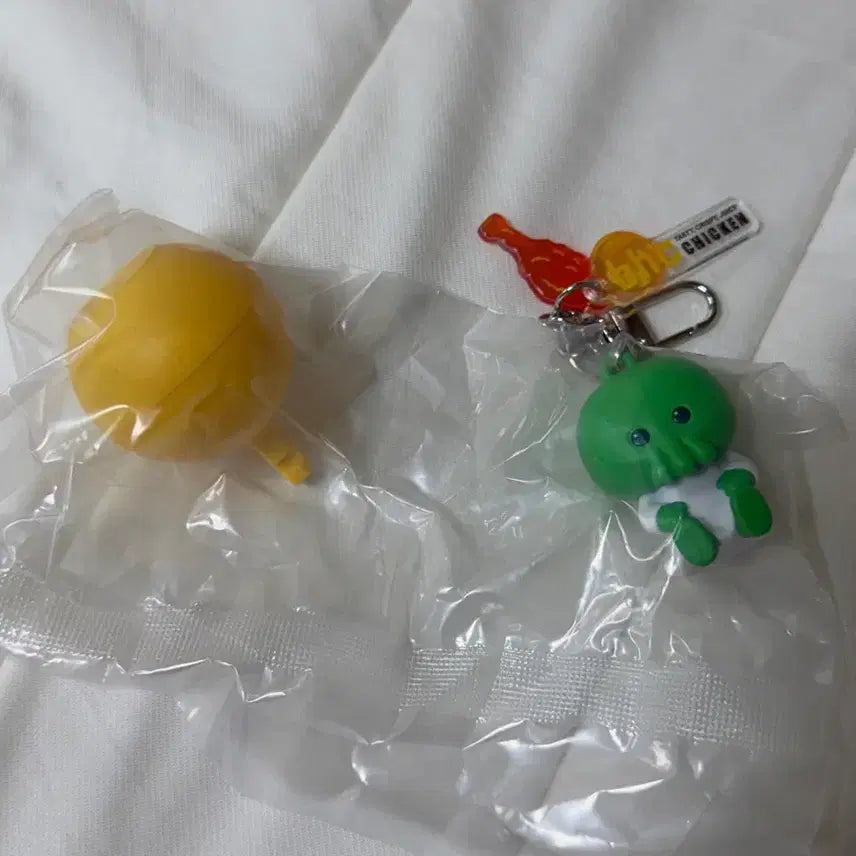 [BUNJANG] BHC Minions Gummy Keyring Sealed / bhc 미니언즈 키링 구미 미개봉