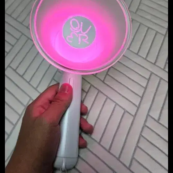 [BUNJANG] QWER Official Lightstick / QWER  공식 응원봉 팝니다