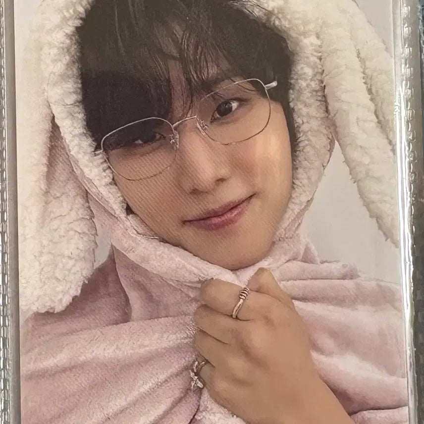 [BUNJANG] Young K Rabbit Blanket Photocard / 영케이 토끼담요포카