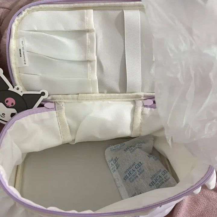 [BUNJANG] Sanrio Kuromi Pouch &amp; Figure Set / 산리오 쿠로미 파우치2종 &amp; 피규어3개(불빛1개/바구니2개) 세트 일괄