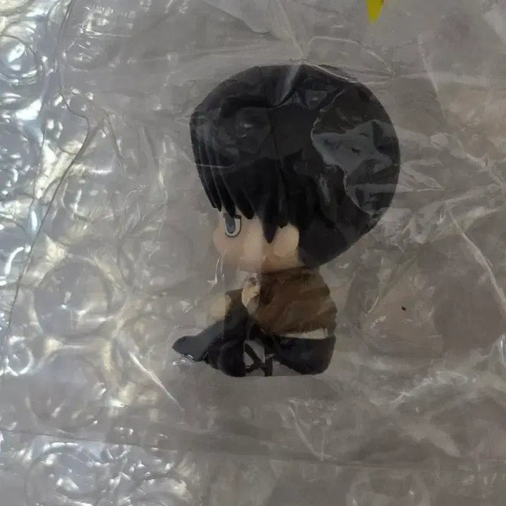 [BUNJANG] Attack on Titan Levi Mechanic Figure / 가격인하 X) 진격의거인 리바이 구제복 마치보케 가챠 피규어